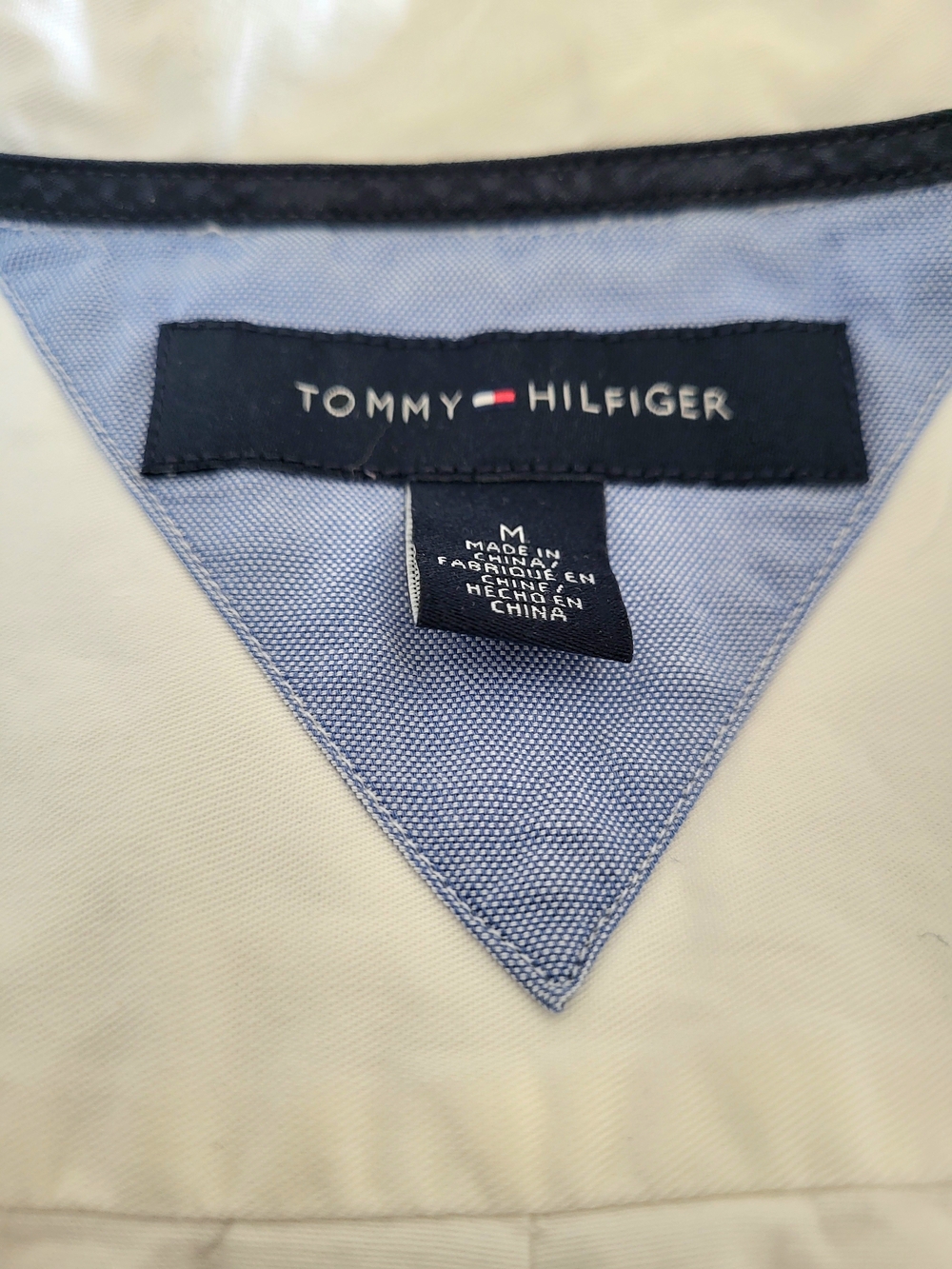 Tommy Hilfiger Men’s Classic White Button-Down Shirt - Picture 6 of 6